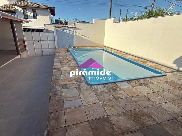 Casa 3 quartos e 3 banheiros, à venda, no bairro Indaiá em Caraguatatuba