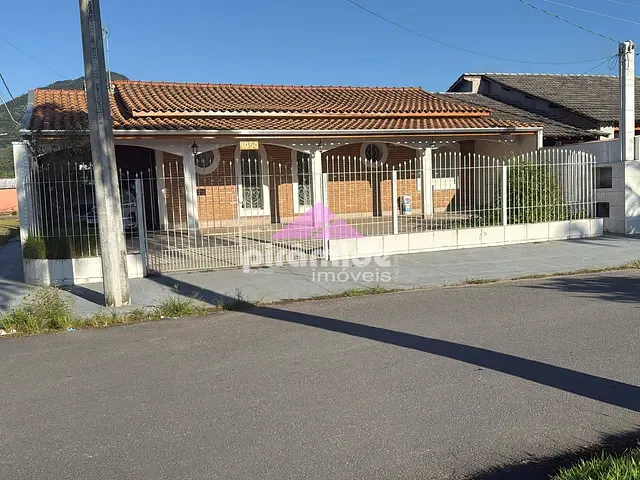 Casa 3 quartos e 3 banheiros, à venda, no bairro Indaiá em Caraguatatuba