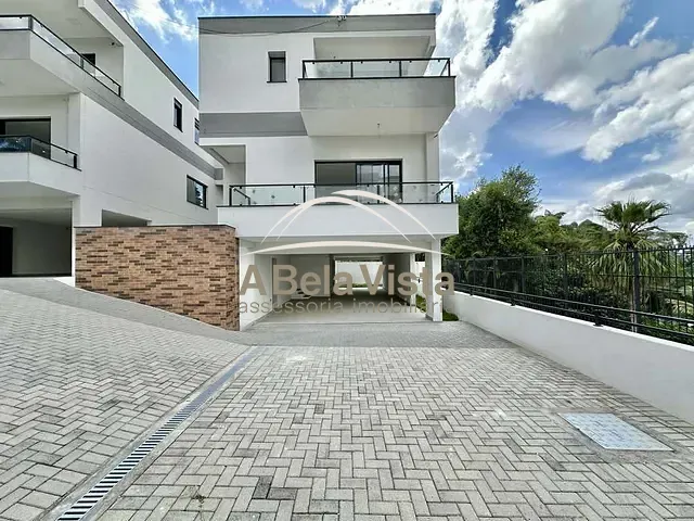 Casa com 366m² 3 quartos e 4 banheiros, à venda, no bairro Chácara do Refúgio em Carapicuíba