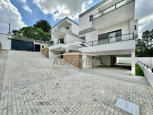 Casa com 366m² 3 quartos e 4 banheiros, à venda, no bairro Chácara do Refúgio em Carapicuíba