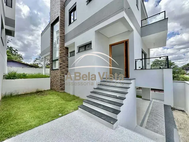 Casa com 366m² 3 quartos e 4 banheiros, à venda, no bairro Chácara do Refúgio em Carapicuíba