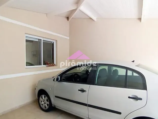 Casa 3 quartos e 3 banheiros, à venda, no bairro Jardim das Indústrias em São José dos Campos
