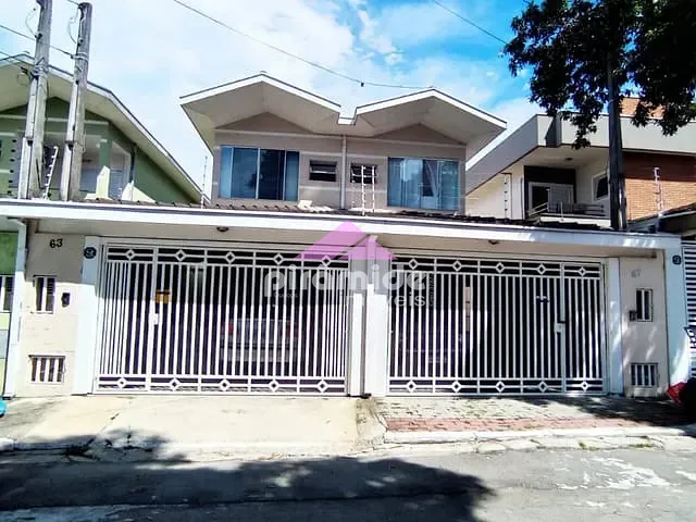 Casa 3 quartos e 3 banheiros, à venda, no bairro Jardim das Indústrias em São José dos Campos