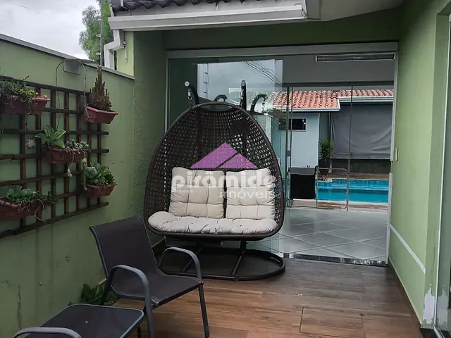 Casa com 300m² 3 quartos e 3 banheiros, à venda, no bairro Eugênio de Melo em São José dos Campos