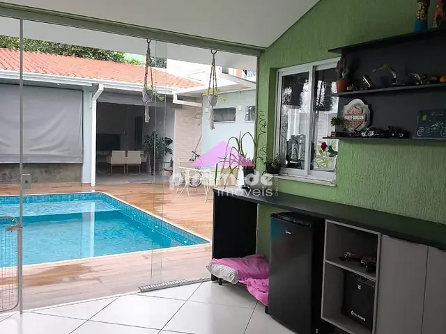 Casa com 300m² 3 quartos e 3 banheiros, à venda, no bairro Eugênio de Melo em São José dos Campos