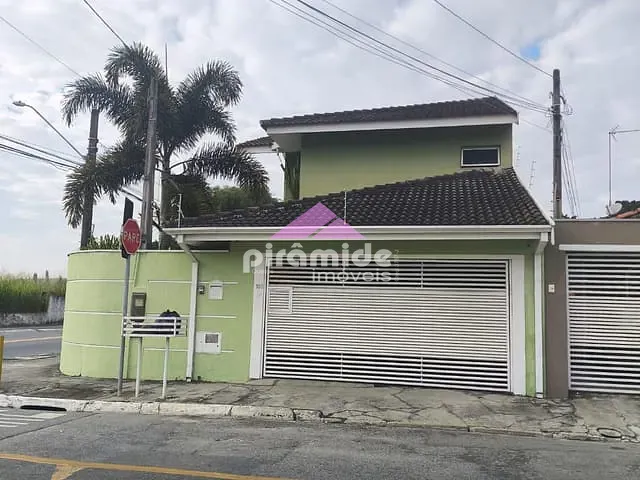 Casa com 300m² 3 quartos e 3 banheiros, à venda, no bairro Eugênio de Melo em São José dos Campos
