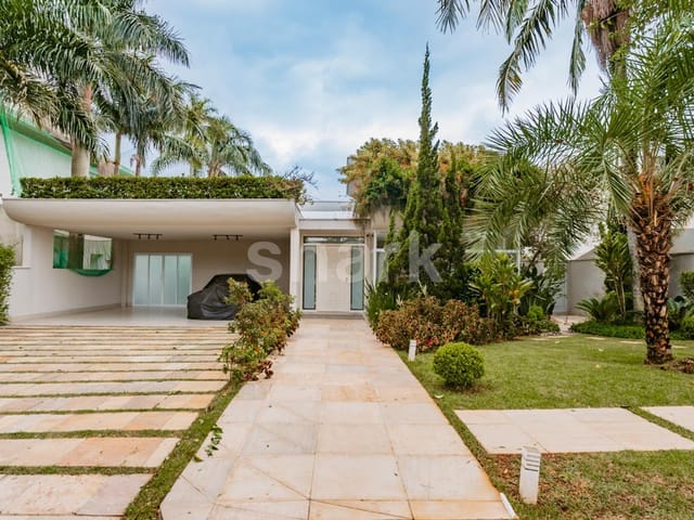 Casa com 570m² 3 quartos e 5 banheiros, à venda ou para alugar, no bairro Alphaville Residencial Um em Barueri