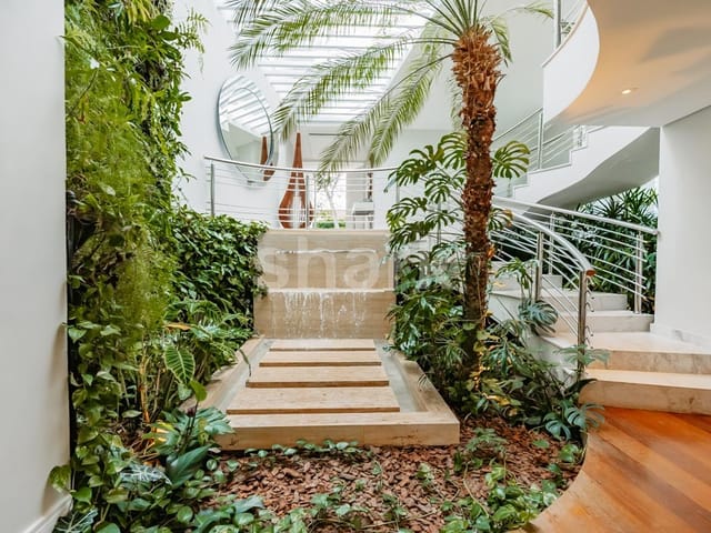 Casa com 570m² 3 quartos e 5 banheiros, à venda ou para alugar, no bairro Alphaville Residencial Um em Barueri
