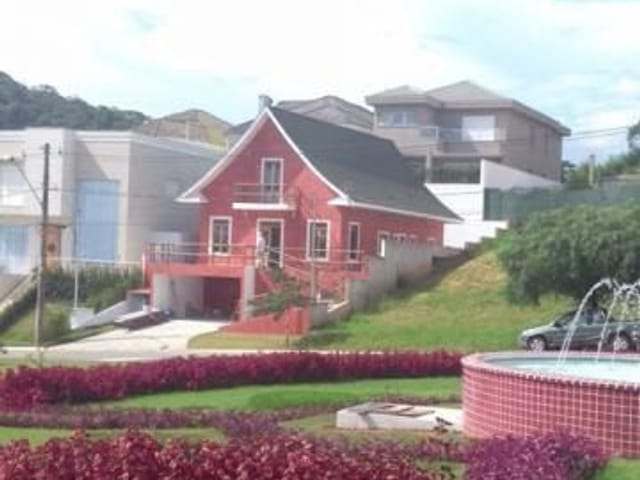 Casa com 360m² 3 quartos e 5 banheiros, à venda, no bairro Alphaville em Santana de Parnaíba