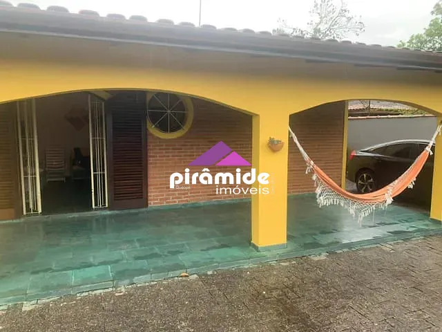 Casa 3 quartos e 2 banheiros, para alugar, no bairro Massaguaçu em Caraguatatuba