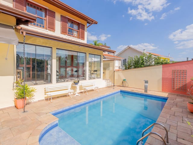 Casa com 340m² 4 quartos e 6 banheiros, à venda, no bairro Alphaville em Santana de Parnaíba