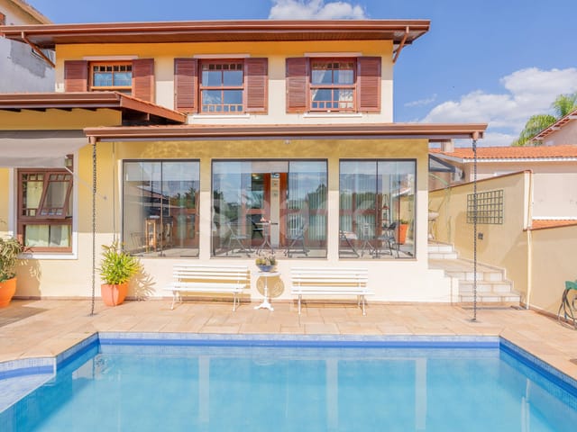 Casa com 340m² 4 quartos e 6 banheiros, à venda, no bairro Alphaville em Santana de Parnaíba