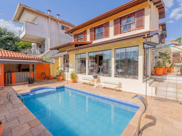Casa com 340m² 4 quartos e 6 banheiros, à venda, no bairro Alphaville em Santana de Parnaíba