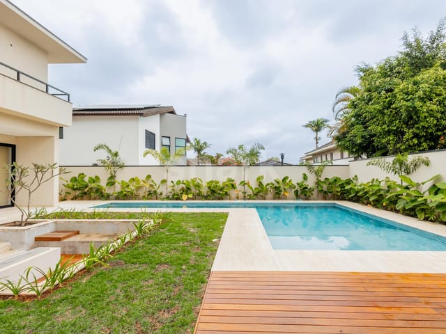 Casa com 840m² 5 quartos e 8 banheiros, à venda, no bairro Alphaville Residencial Um em Barueri