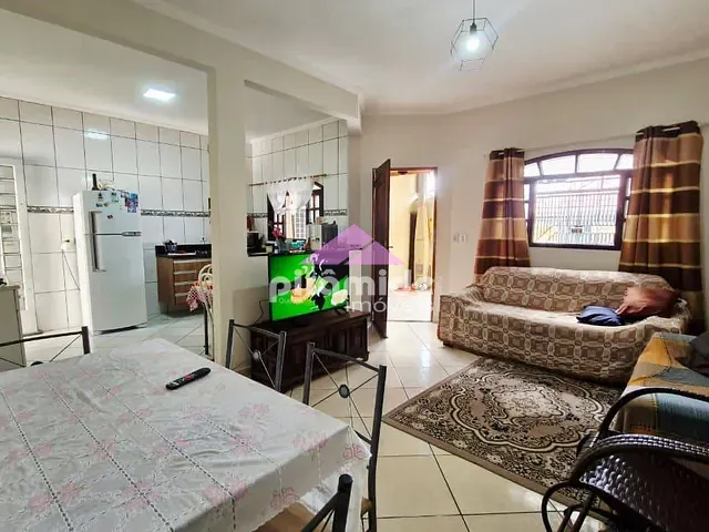 Casa com 140m² 2 quartos e 3 banheiros, à venda, no bairro Residencial Santa Paula em Jacareí