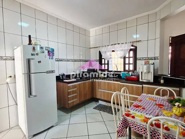 Casa com 140m² 2 quartos e 3 banheiros, à venda, no bairro Residencial Santa Paula em Jacareí