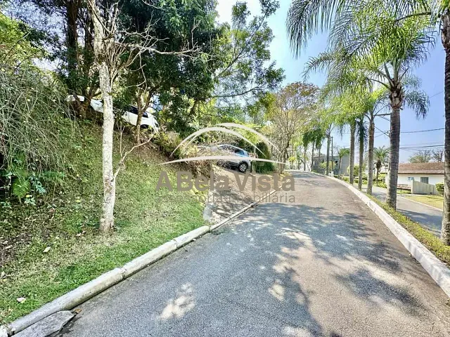 Casa com 1000m² 4 quartos e 5 banheiros, à venda, no bairro Residencial Euroville em Carapicuíba