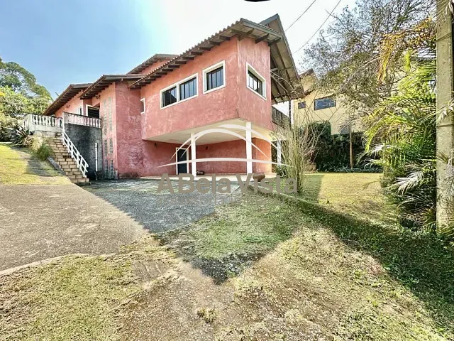 Casa com 1000m² 4 quartos e 5 banheiros, à venda, no bairro Residencial Euroville em Carapicuíba