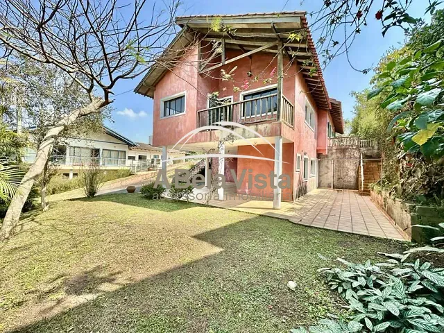 Casa com 1000m² 4 quartos e 5 banheiros, à venda, no bairro Residencial Euroville em Carapicuíba