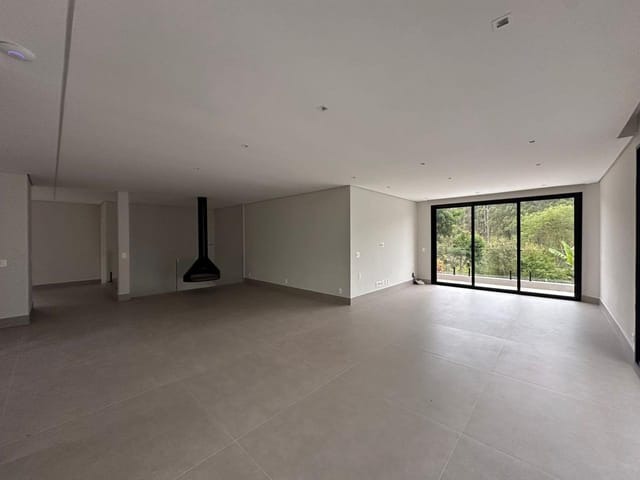 Casa com 595m² 5 quartos e 6 banheiros, à venda, no bairro Alphaville Residencial Um em Barueri