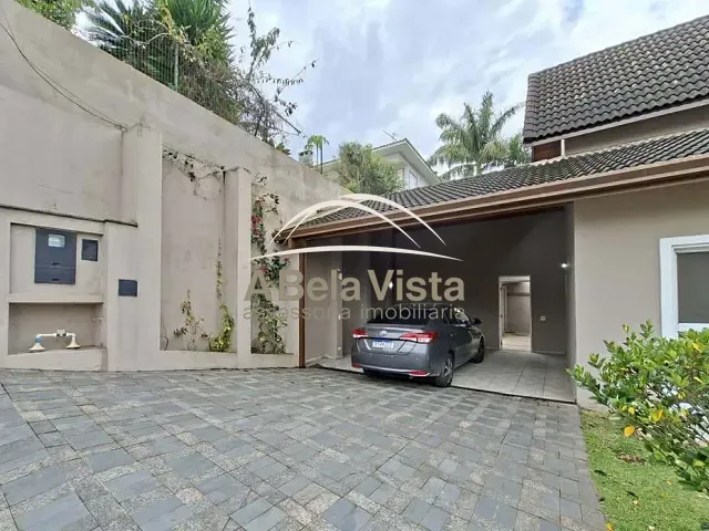 Casa com 649m² 3 quartos e 5 banheiros, à venda, no bairro Aldeia da Fazendinha em Carapicuíba