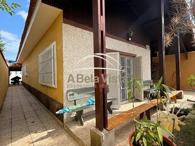 Casa 2 quartos e 2 banheiros, à venda, no bairro Balneário Itaóca em Mongaguá