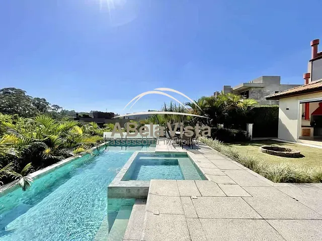 Casa com 772m² 5 quartos e 7 banheiros, para alugar, no bairro Moinho Velho em Cotia