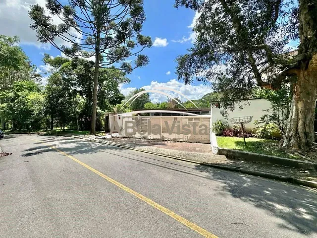 Casa com 615m² 3 quartos e 6 banheiros, à venda, no bairro Vila Santo Antônio em Cotia