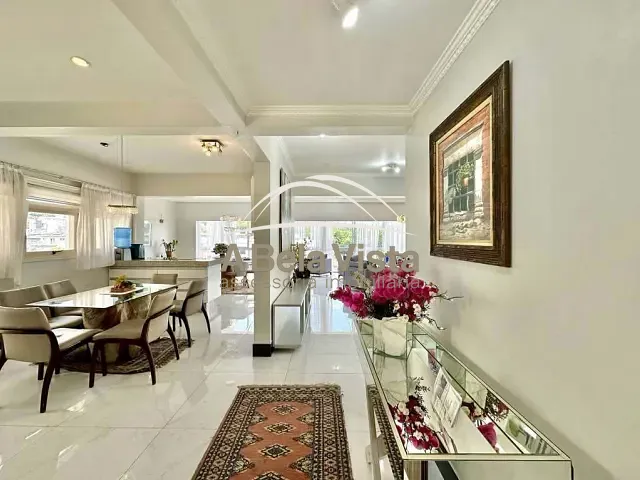Casa com 415m² 5 quartos e 8 banheiros, à venda, no bairro São Paulo II em Cotia