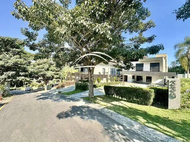 Casa com 844m² 4 quartos e 6 banheiros, à venda, no bairro Chácaras São Carlos em Cotia