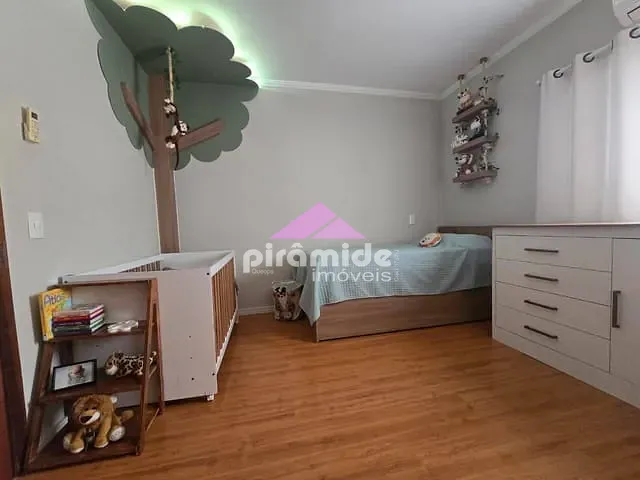 Casa 2 quartos e 1 banheiro, à venda, no bairro Jardim Santa Maria em Jacareí