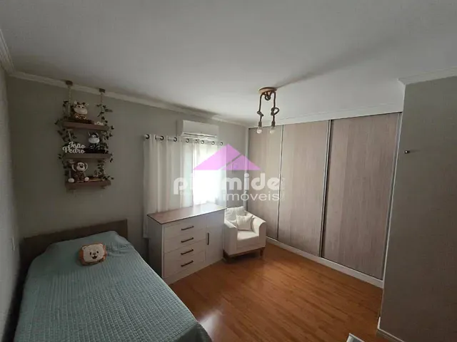 Casa 2 quartos e 1 banheiro, à venda, no bairro Jardim Santa Maria em Jacareí