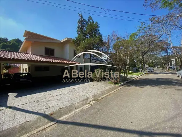 Casa com 492m² 4 quartos e 6 banheiros, à venda, no bairro São Paulo II em Cotia