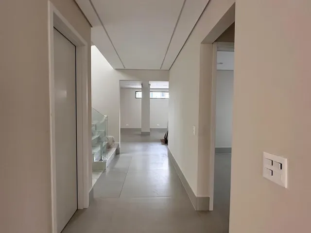 Casa com 490m² 4 quartos e 7 banheiros, à venda, no bairro Alphaville em Santana de Parnaíba
