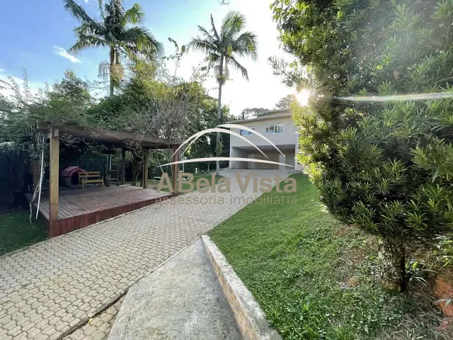 Casa com 1943m² 5 quartos e 7 banheiros, à venda, no bairro Vila Santo Antônio em Cotia