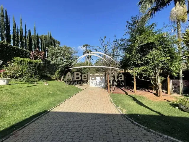 Casa com 1943m² 5 quartos e 7 banheiros, à venda, no bairro Vila Santo Antônio em Cotia