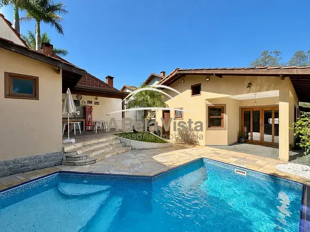 Casa com 361m² 3 quartos e 3 banheiros, à venda, no bairro Granja Viana II em Cotia