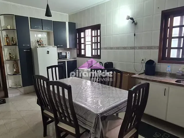 Casa 3 quartos e 3 banheiros, à venda, no bairro Jardim das Indústrias em São José dos Campos