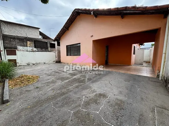 Casa com 300m² 3 quartos e 1 banheiro, à venda, no bairro Parque Industrial em São José dos Campos