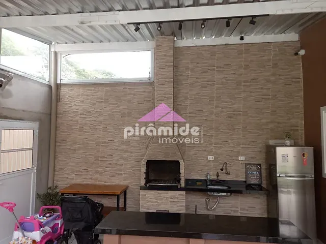 Casa com 320m² 5 quartos e 3 banheiros, à venda, no bairro Jardim Paraíso em São José dos Campos