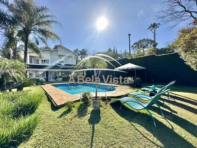 Casa com 828m² 4 quartos e 6 banheiros, à venda, no bairro Vila Santo Antônio em Cotia