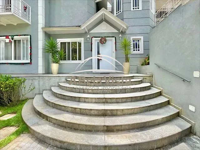 Casa com 847m² 4 quartos e 6 banheiros, à venda, no bairro São Paulo II em Cotia