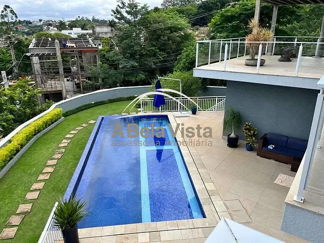 Casa com 709m² 4 quartos e 5 banheiros, à venda, no bairro São Paulo II em Cotia