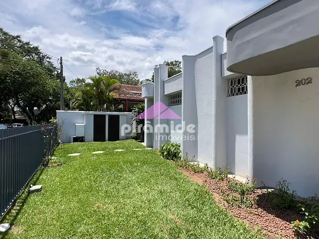 Casa 5 quartos e 3 banheiros, para alugar, no bairro Jardim Apolo em São José dos Campos
