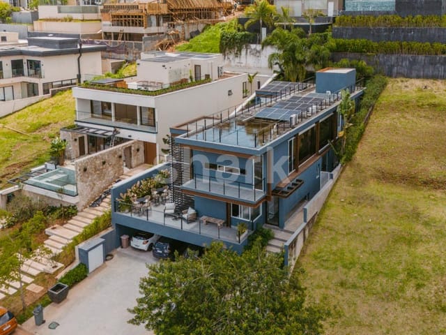 Casa com 507m² 4 quartos e 6 banheiros, à venda, no bairro Alphaville em Santana de Parnaíba