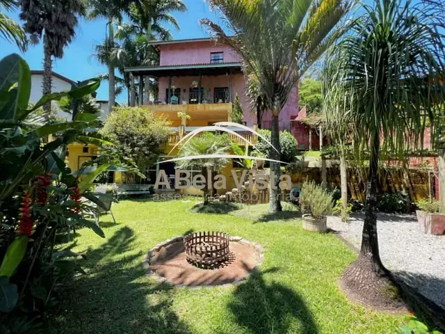 Casa com 1272m² 5 quartos e 5 banheiros, à venda, no bairro Granja Viana II em Cotia