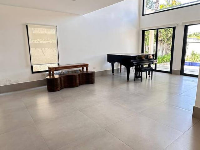 Casa com 360m² 4 quartos e 6 banheiros, à venda, no bairro Alphaville em Santana de Parnaíba