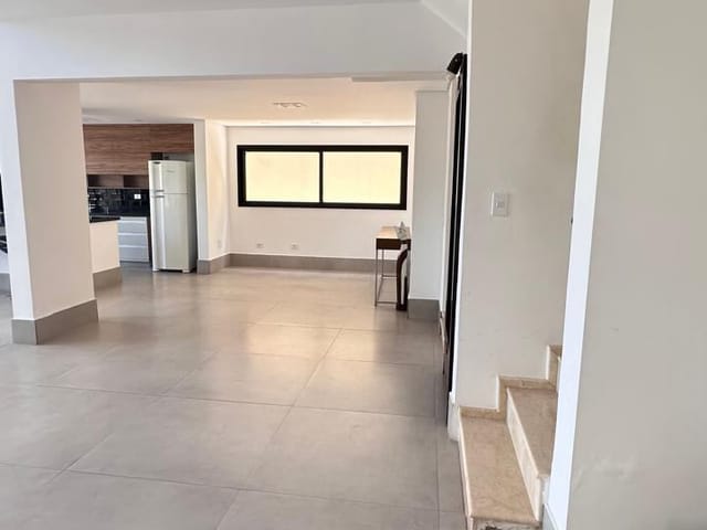 Casa com 360m² 4 quartos e 6 banheiros, à venda, no bairro Alphaville em Santana de Parnaíba