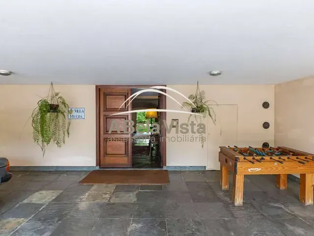 Casa com 5000m² 6 quartos e 7 banheiros, à venda, no bairro Parque Silvino Pereira em Cotia