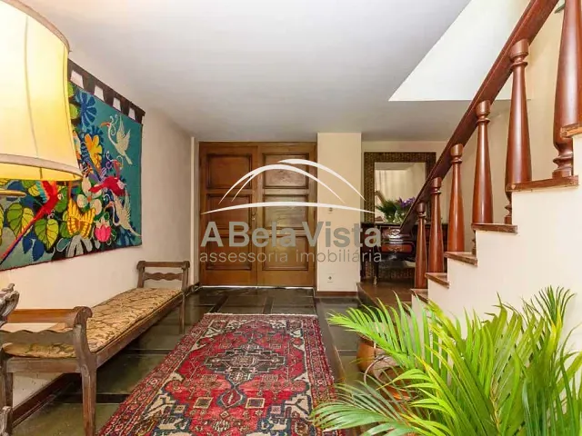 Casa com 5000m² 6 quartos e 7 banheiros, à venda, no bairro Parque Silvino Pereira em Cotia